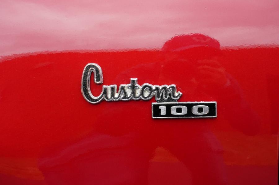 Логотип Dodge D100 Custom Pickup 1979 года  (фото 55 из 92)
